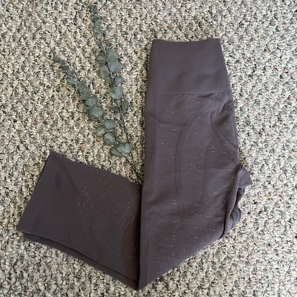 Lululemon leggings - Picture 1 of 4